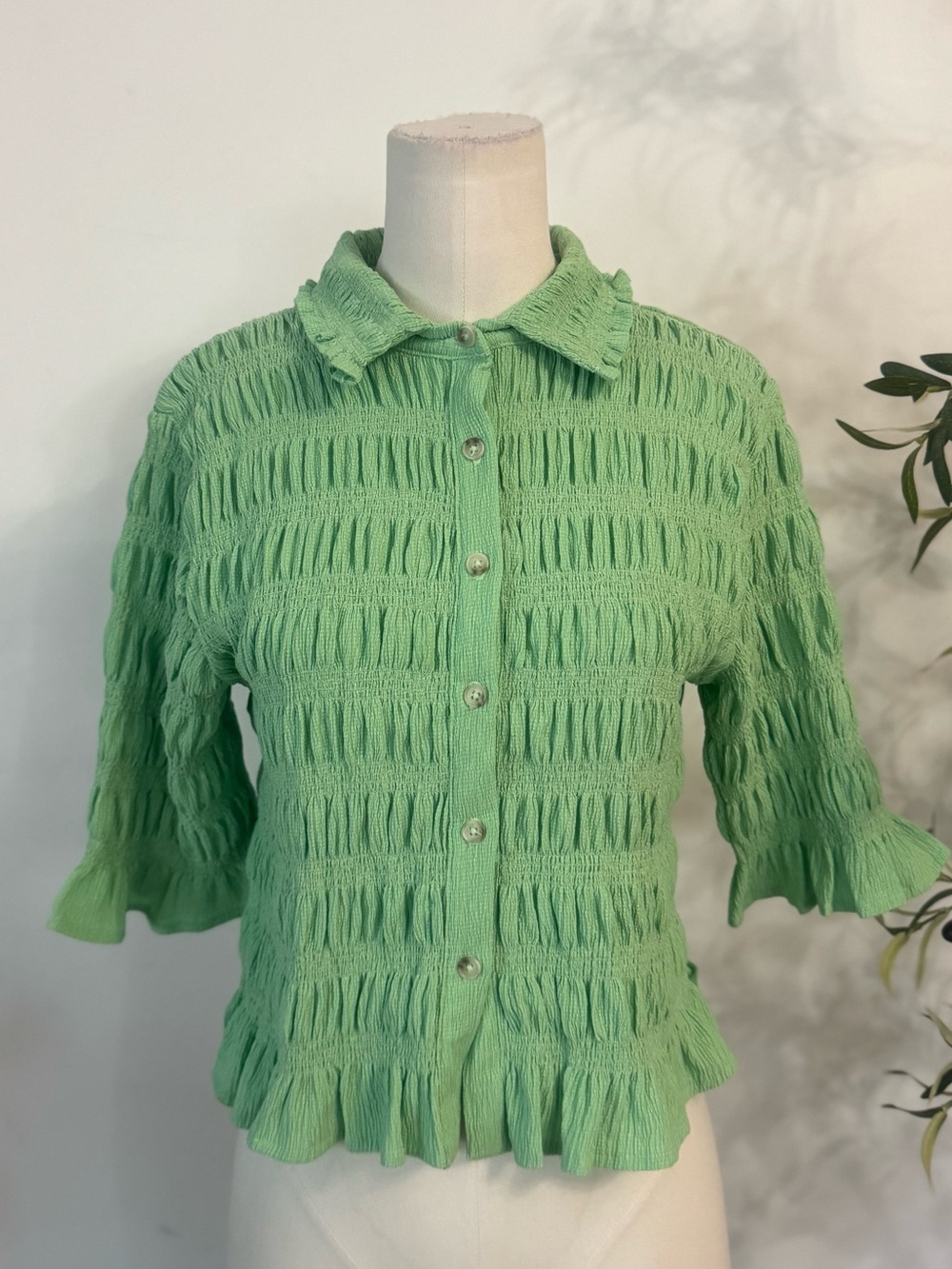 Maeve by Anthropologie Green Smocked Ruffle Button Front Top Size Small